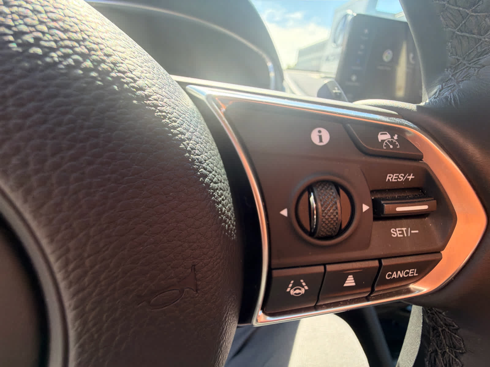 Used 2026 Acura MDX w/ Technology Package AWD/4WD image 19