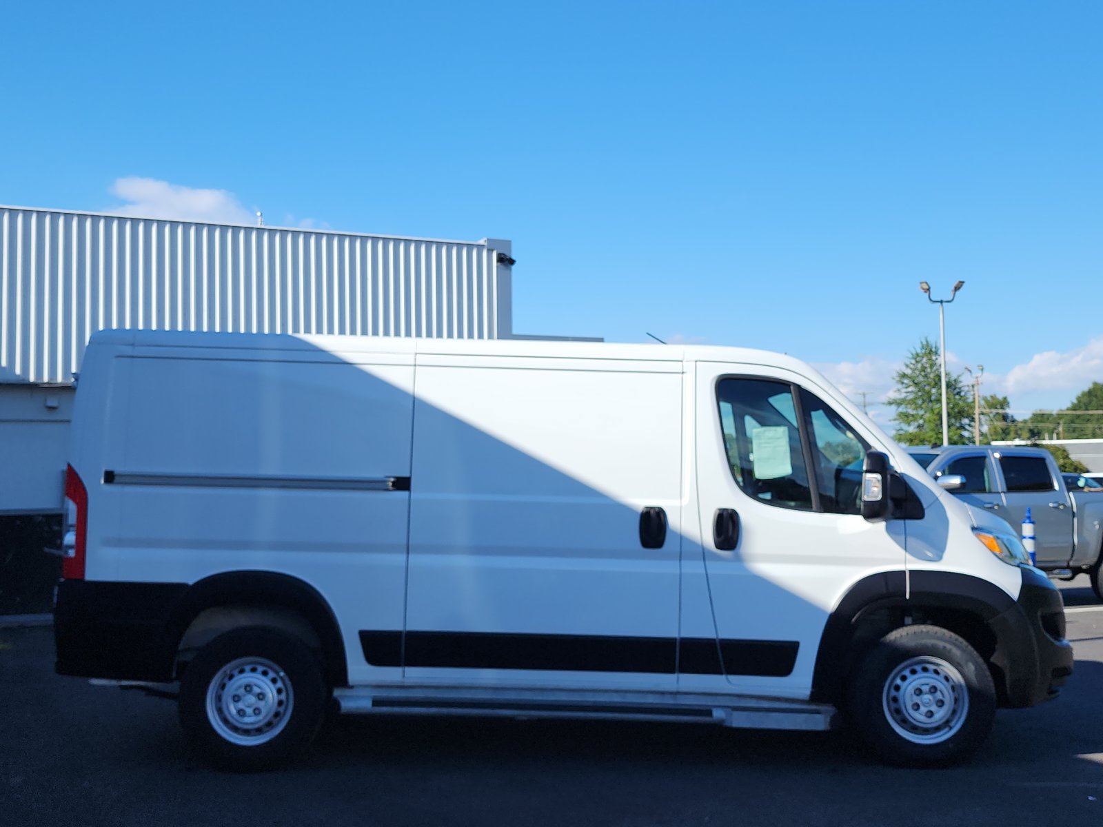 Used 2025 RAM ProMaster 2500 w/ U-Haul Equipment Group FWD image 6