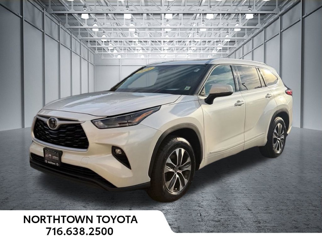 Used 2021 Toyota Highlander XLE
