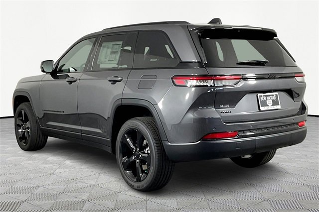 New 2025 Jeep Grand Cherokee Altitude image 4