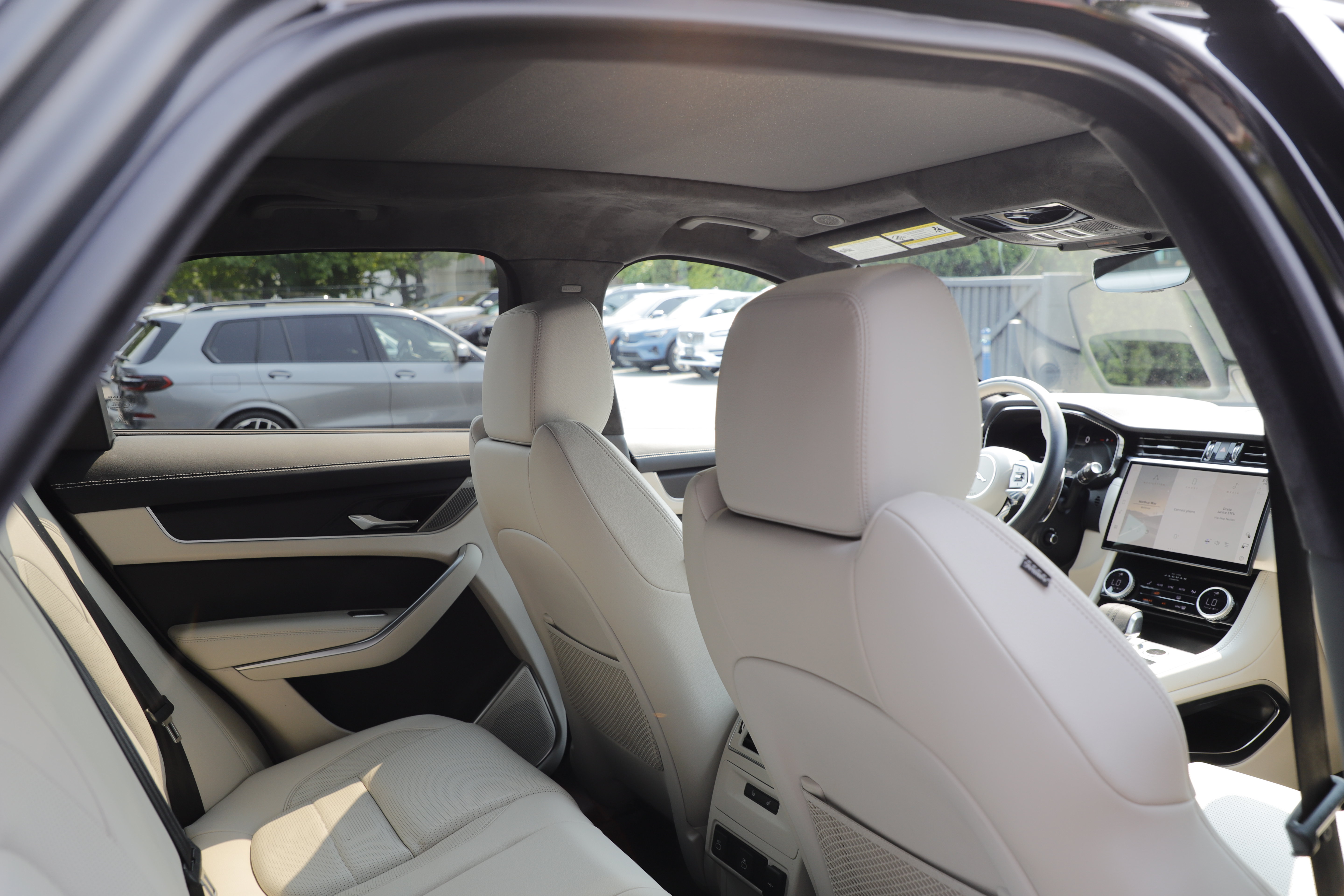 Certified 2026 Jaguar F-PACE R-Dynamic S AWD/4WD image 12