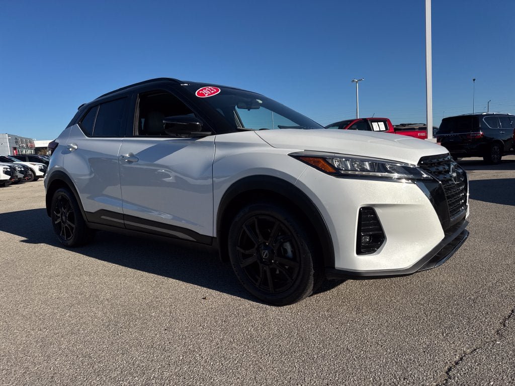Used 2023 Nissan Kicks SR w/ SR Premium Package FWD image 9