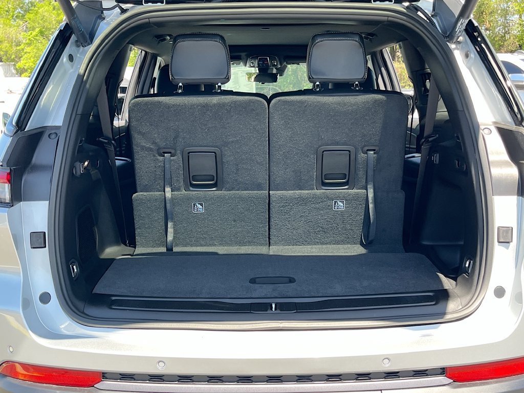 New 2026 Jeep Grand Cherokee L Limited w/ Trailer Tow Package RWD image 27