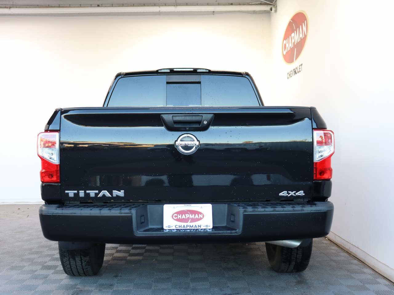 Used 2018 Nissan Titan S image 6
