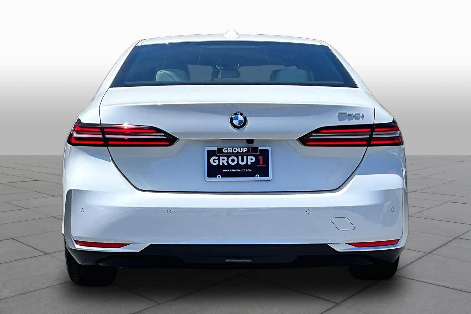 New 2027 BMW 530i RWD image 4