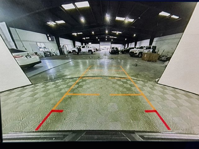 Used 2025 Chevrolet Tahoe LS RWD image 16