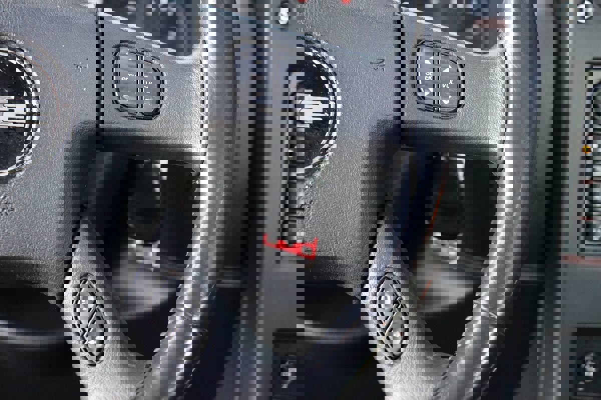 Used 2005 HUMMER H2 SUT w/ Preferred Equipment Group image 19