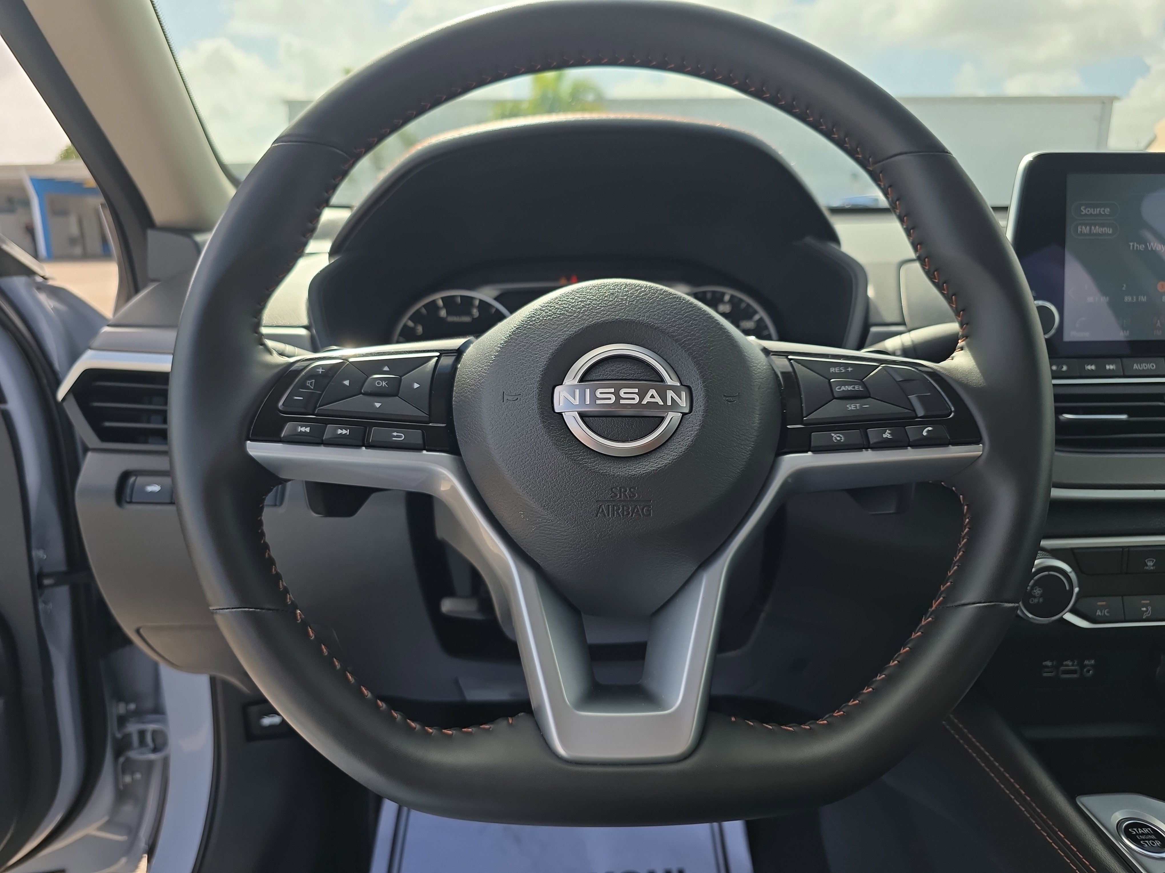 Used 2025 Nissan Altima 2.5 SR AWD/4WD image 34