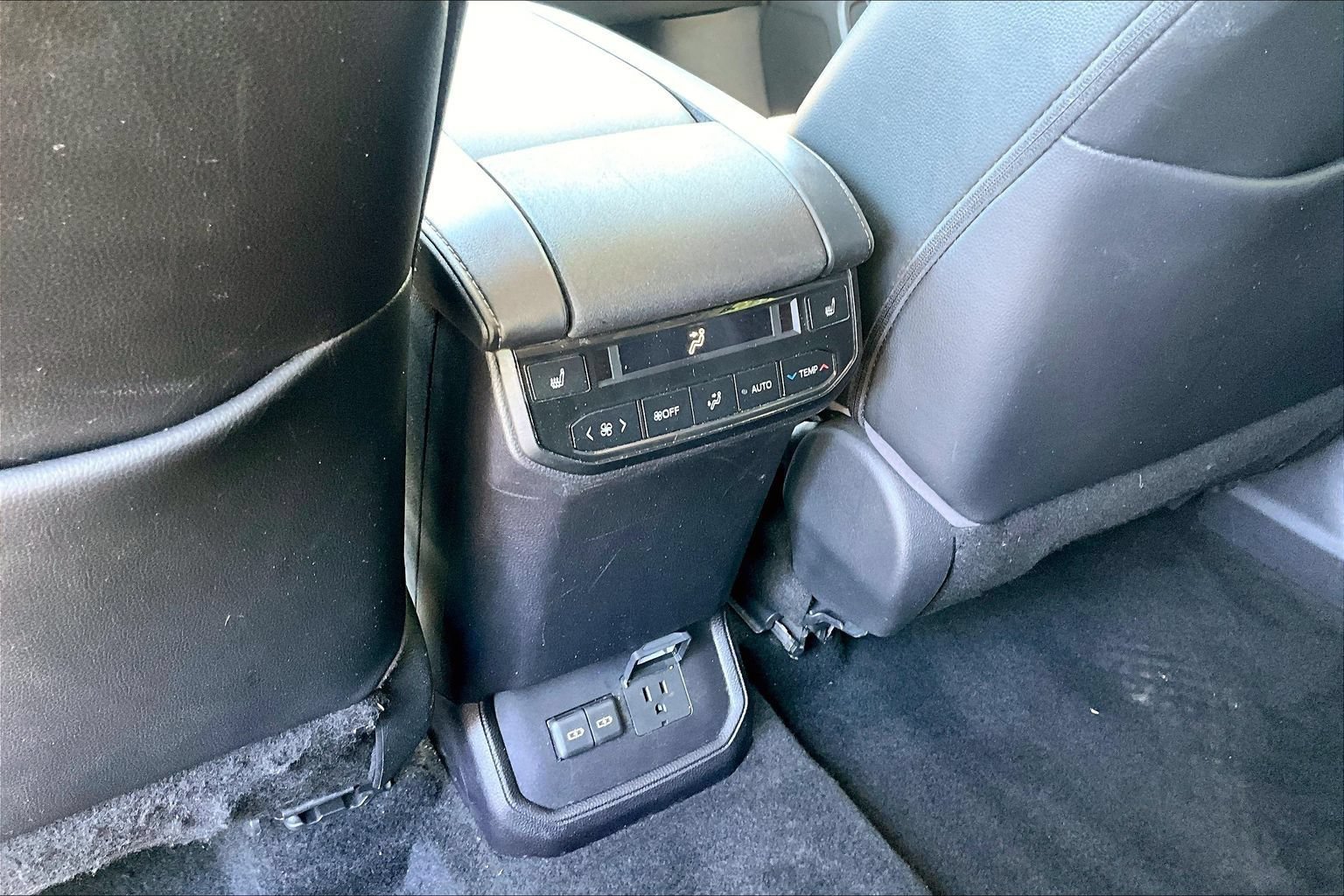 Used 2022 Toyota Highlander Platinum AWD/4WD image 9