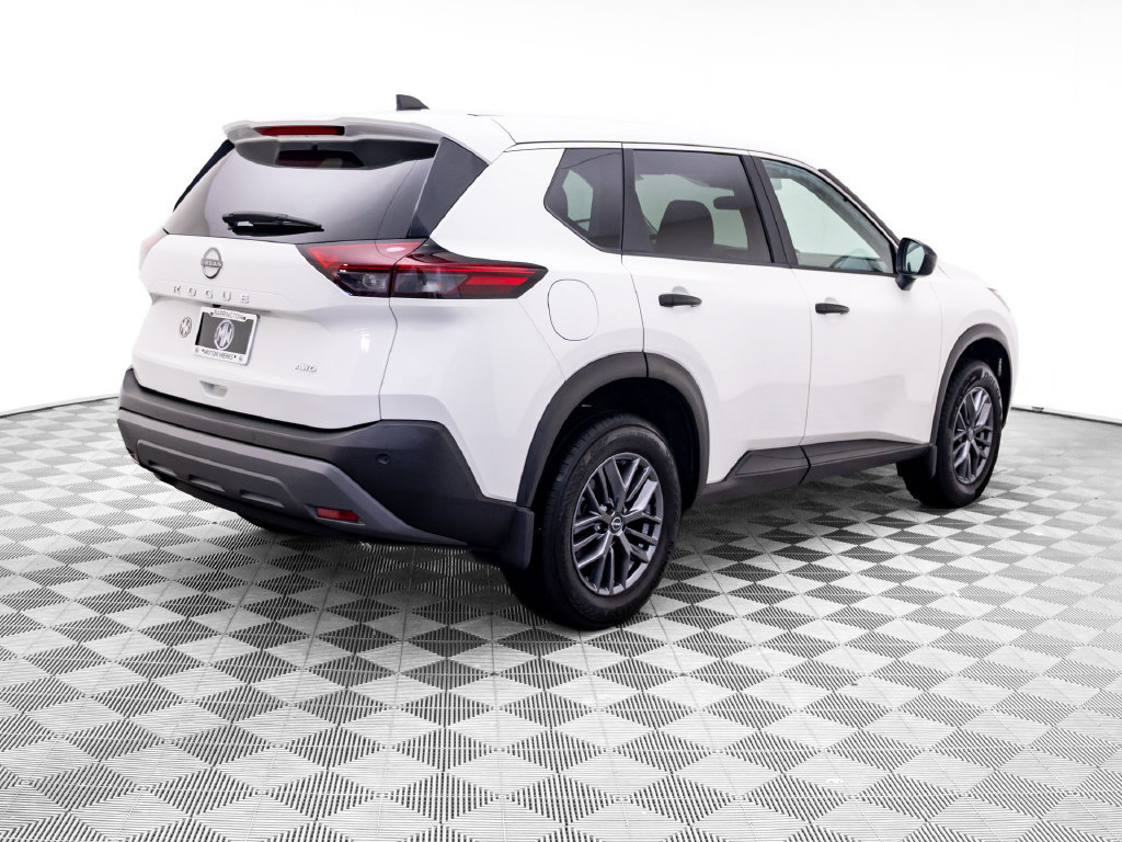 Used 2023 Nissan Rogue S AWD/4WD image 7