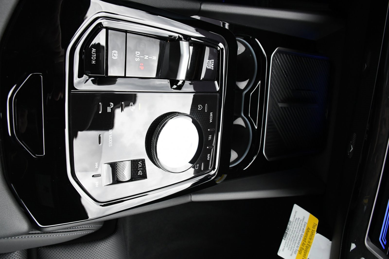 Used 2024 BMW 530i xDrive w/ Convenience Package image 15