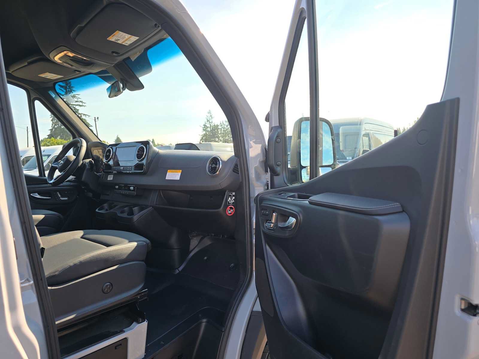Used 2026 Mercedes-Benz Sprinter 2500 image 10