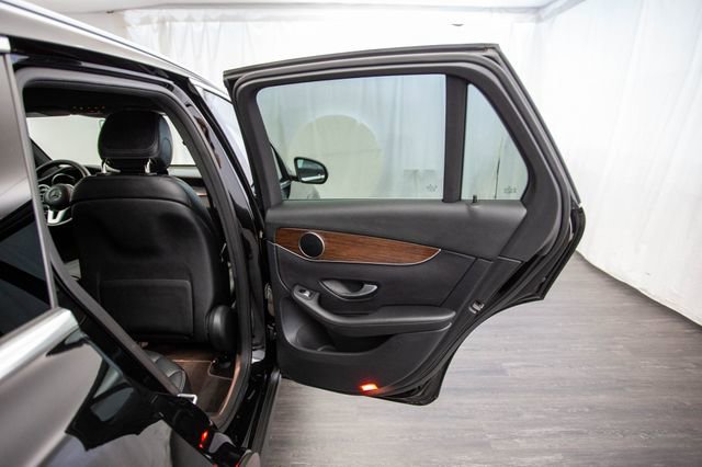 Used 2020 Mercedes-Benz GLC 300 4MATIC w/ Parking Assistance Package image 23