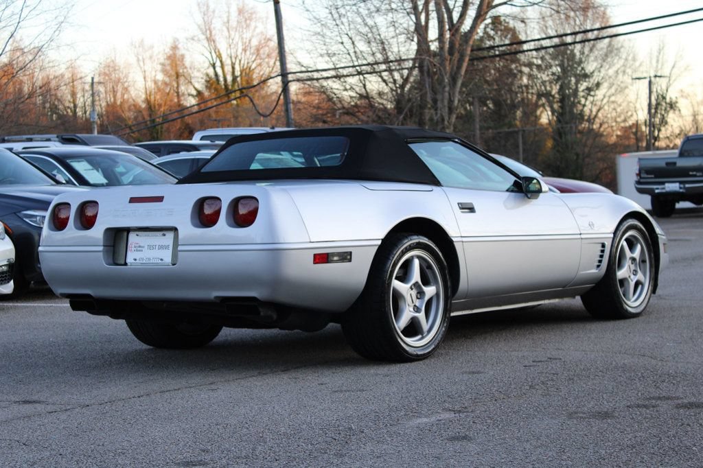 Used 1996 Chevrolet Corvette Convertible RWD image 8