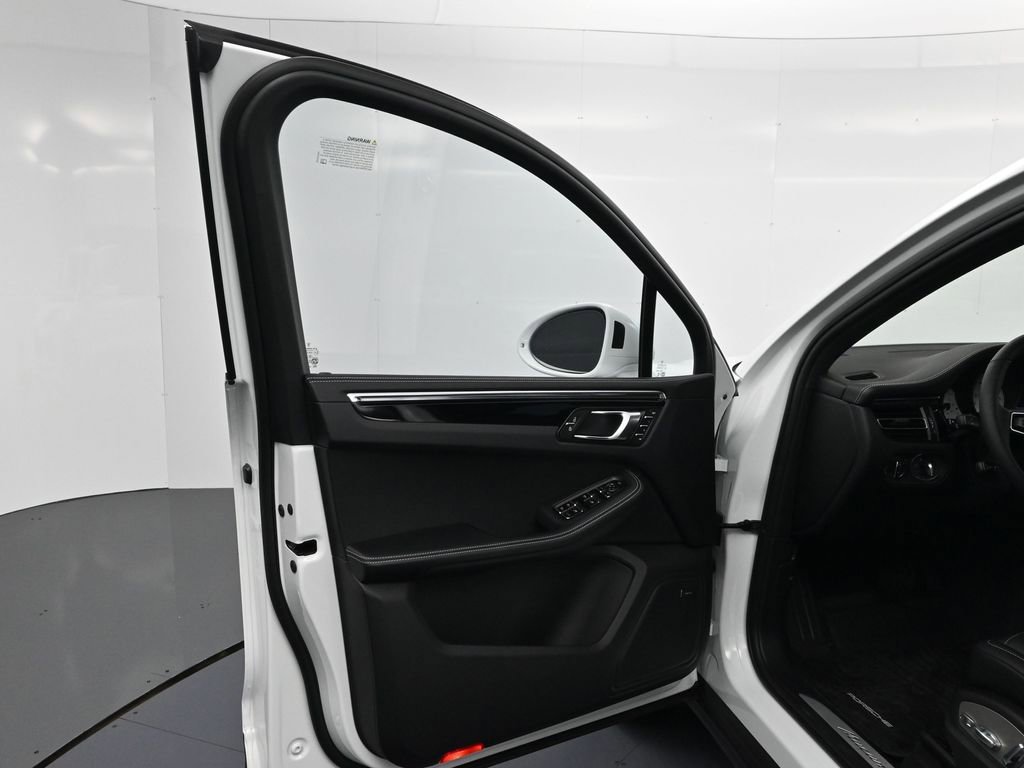 New 2026 Porsche Macan S image 16