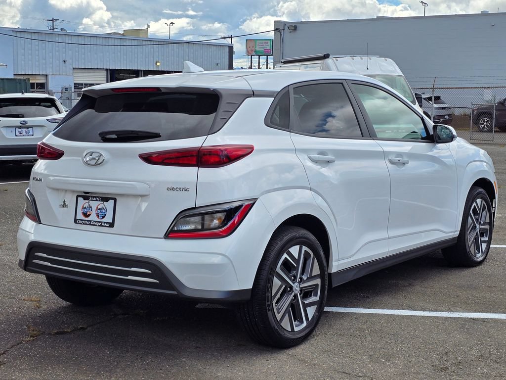 Used 2023 Hyundai Kona SE FWD image 7