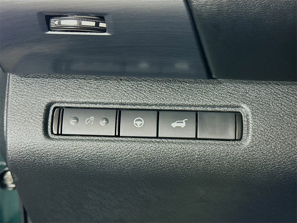 Certified 2023 Nissan Pathfinder SL w/ Black Appearance Package image 19