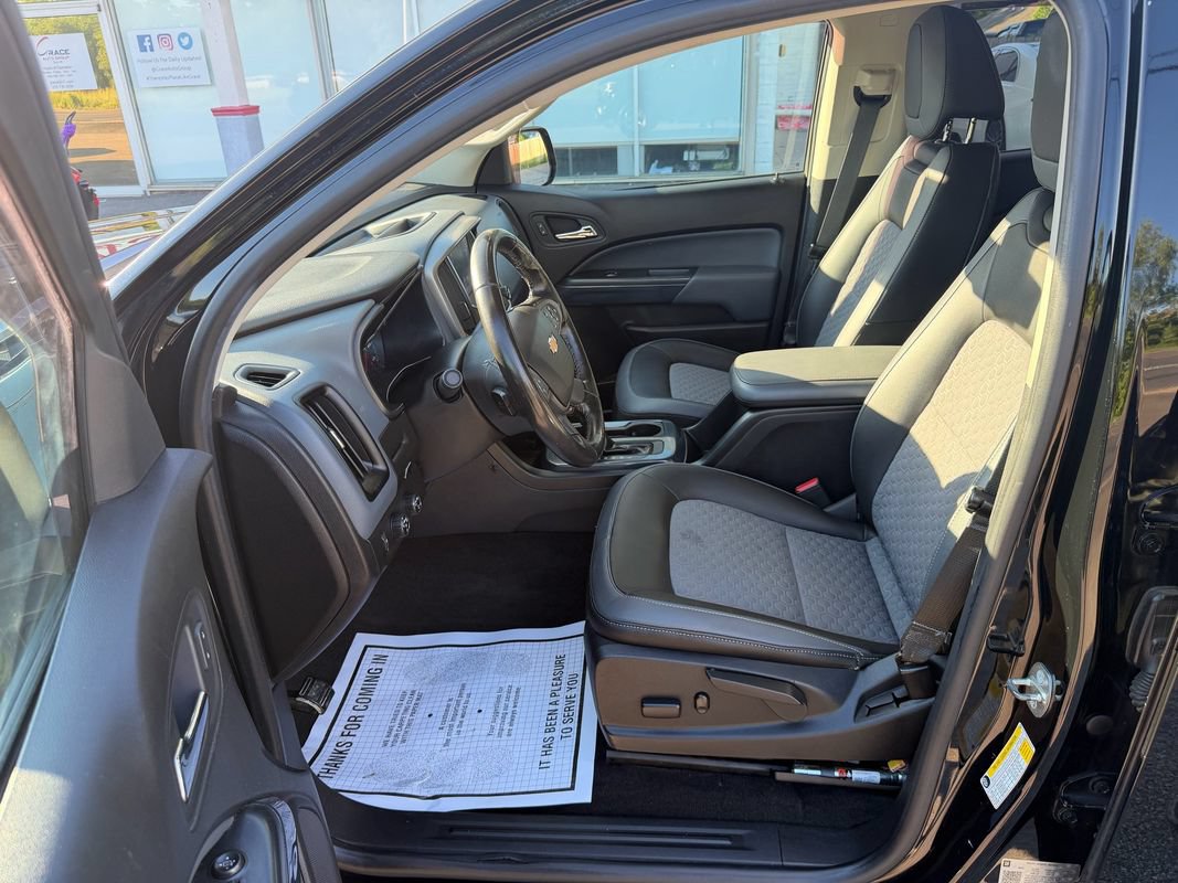 Used 2018 Chevrolet Colorado Z71 AWD/4WD image 12