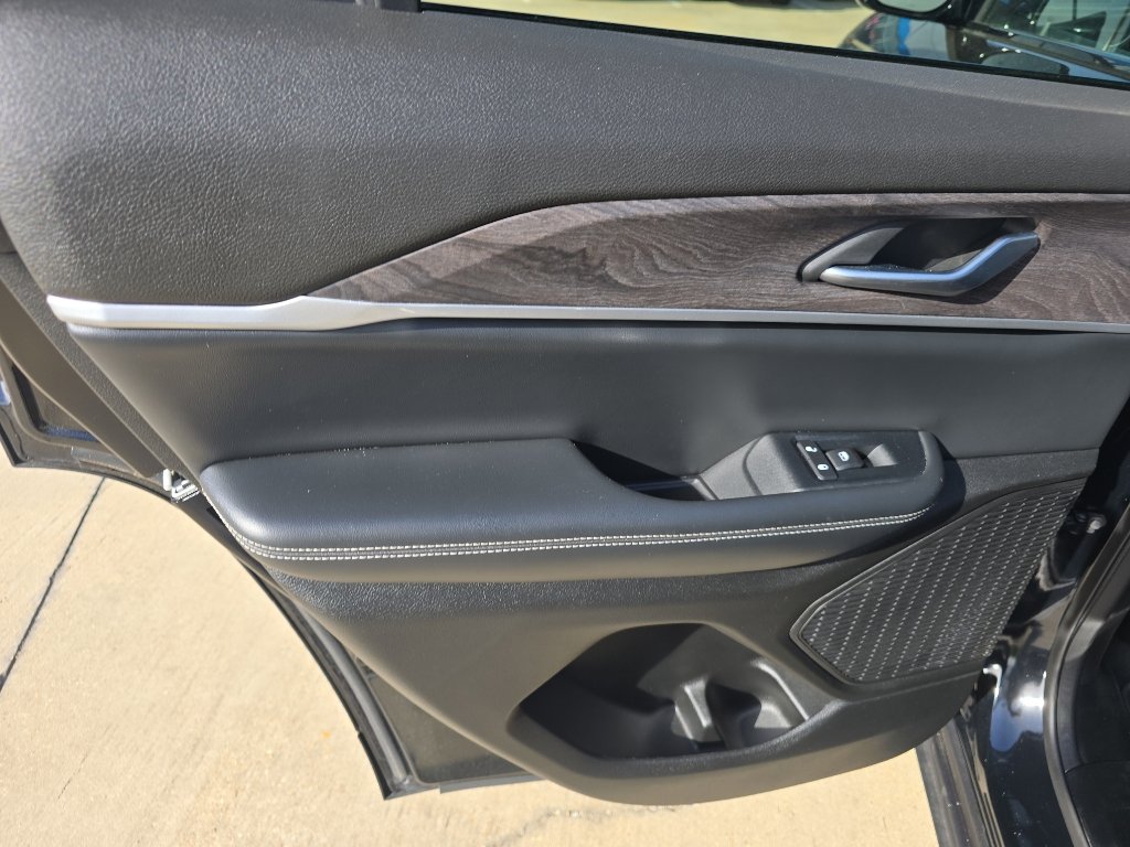 Used 2023 Jeep Grand Cherokee Limited image 11