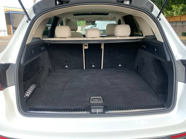 Used 2021 Mercedes-Benz GLC 300 4MATIC image 5