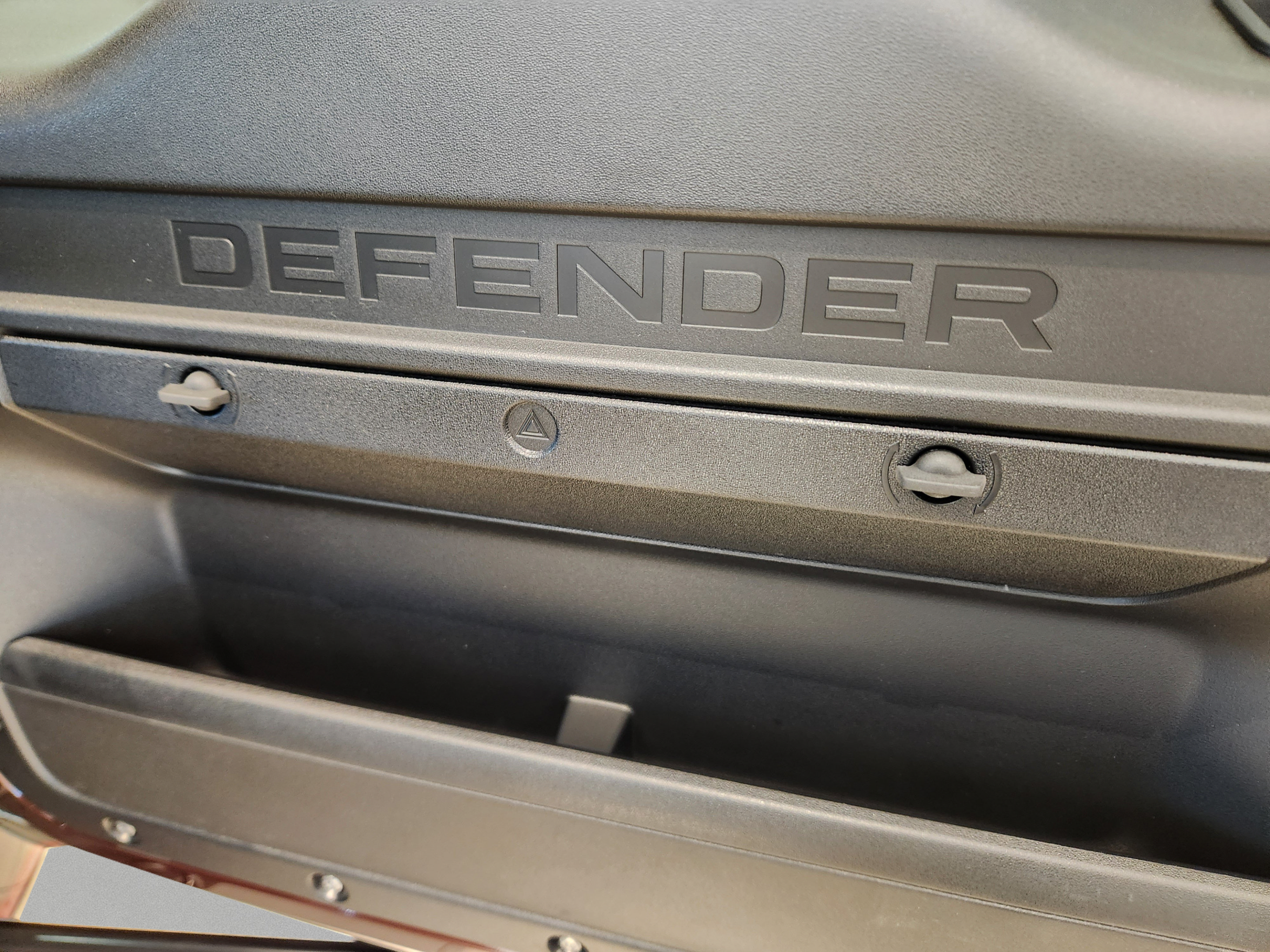 New 2026 Land Rover Defender 90 X-Dynamic SE AWD/4WD image 26
