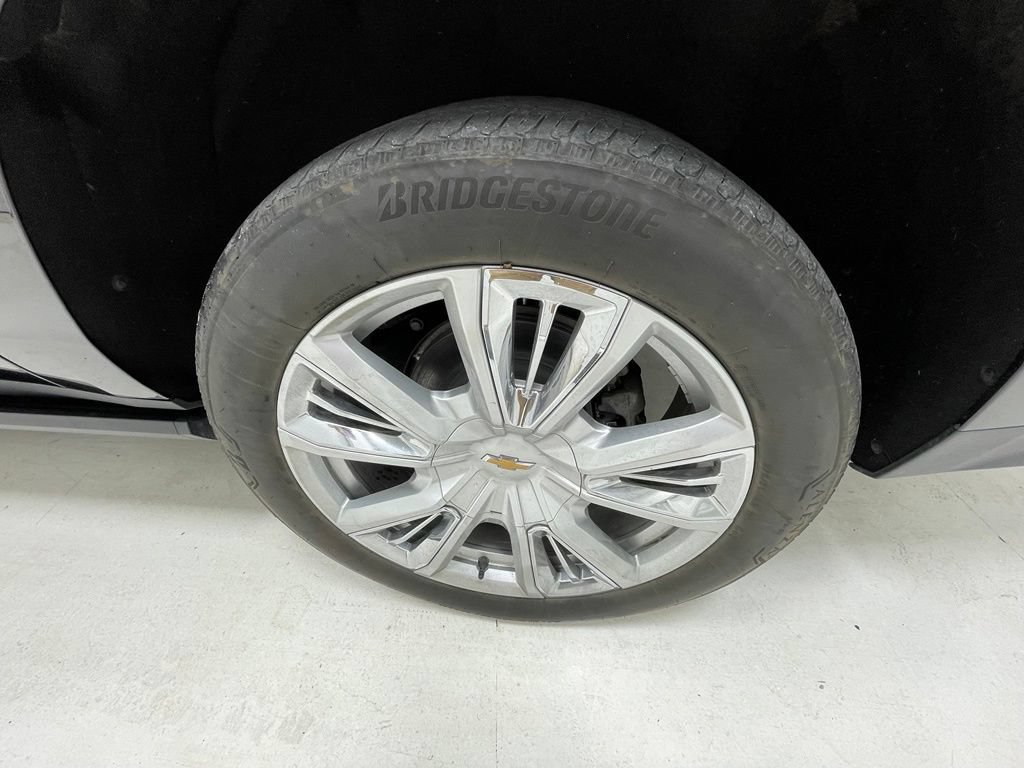 Used 2023 Chevrolet Suburban High Country AWD/4WD image 11