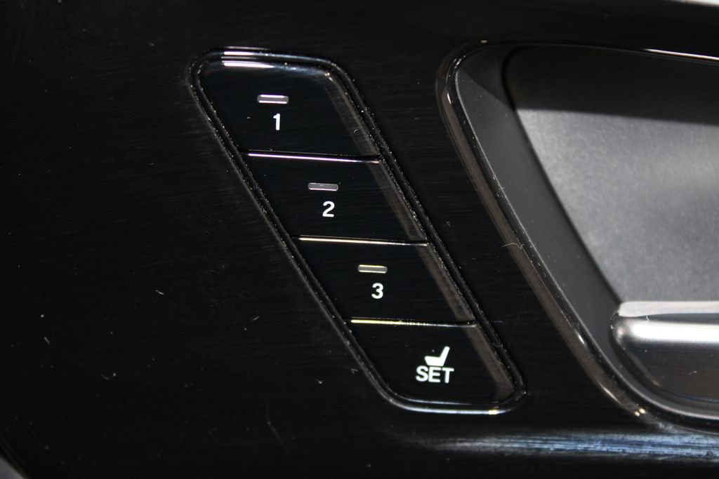 Used 2023 Acura MDX SH-AWD w/ Technology Package image 32