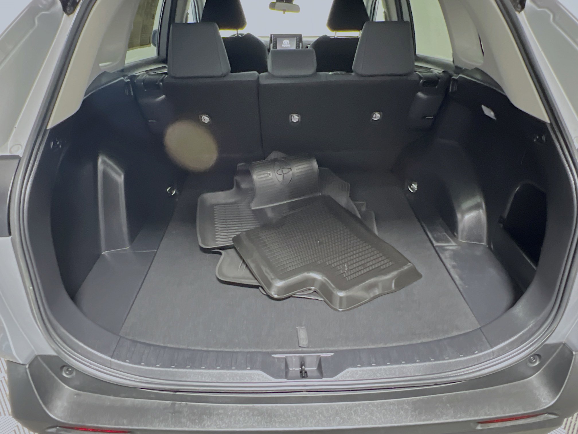 Used 2021 Toyota RAV4 LE image 34