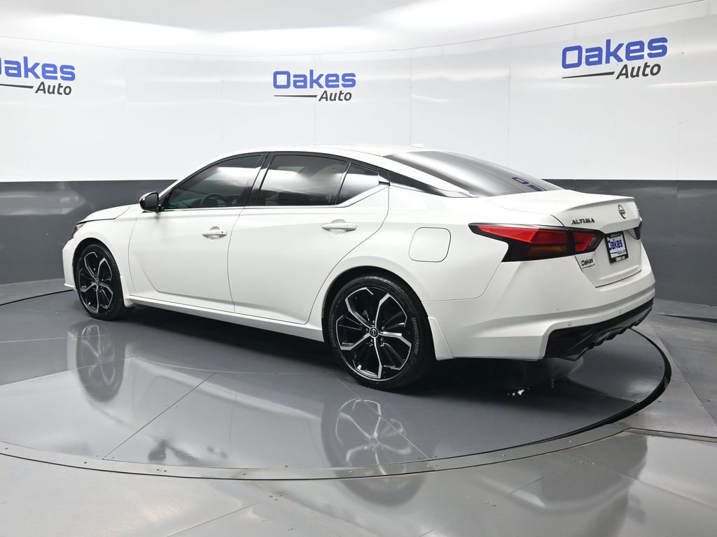 Used 2024 Nissan Altima 2.5 SR w/ SR Premium Package image 6