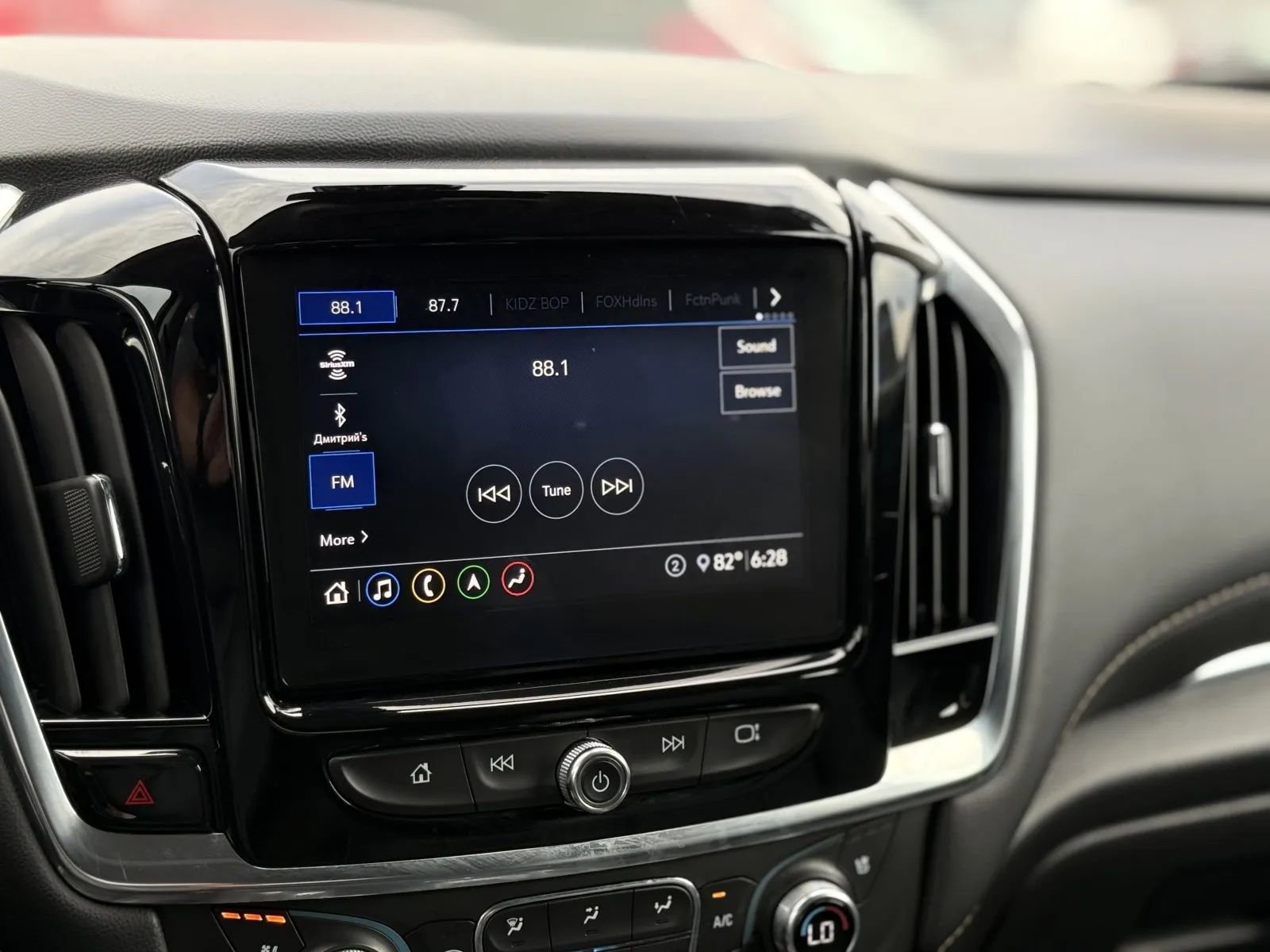 Used 2021 Chevrolet Traverse Premier w/ Redline Edition AWD/4WD image 34