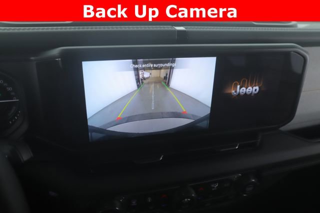 Used 2025 Jeep Wrangler Unlimited Sahara image 23