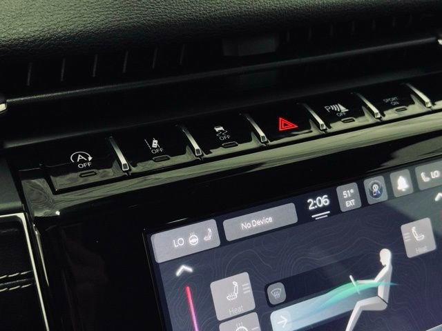 Used 2023 Jeep Grand Cherokee Laredo w/ Luxury Tech Group I image 34