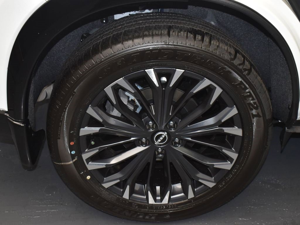 New 2026 Nissan Rogue Platinum image 5