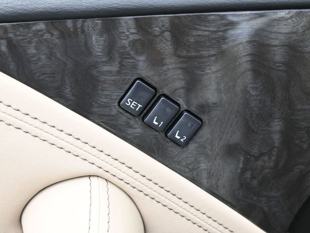 Used 2023 Nissan Armada Platinum w/ Captain's Chairs Package image 5