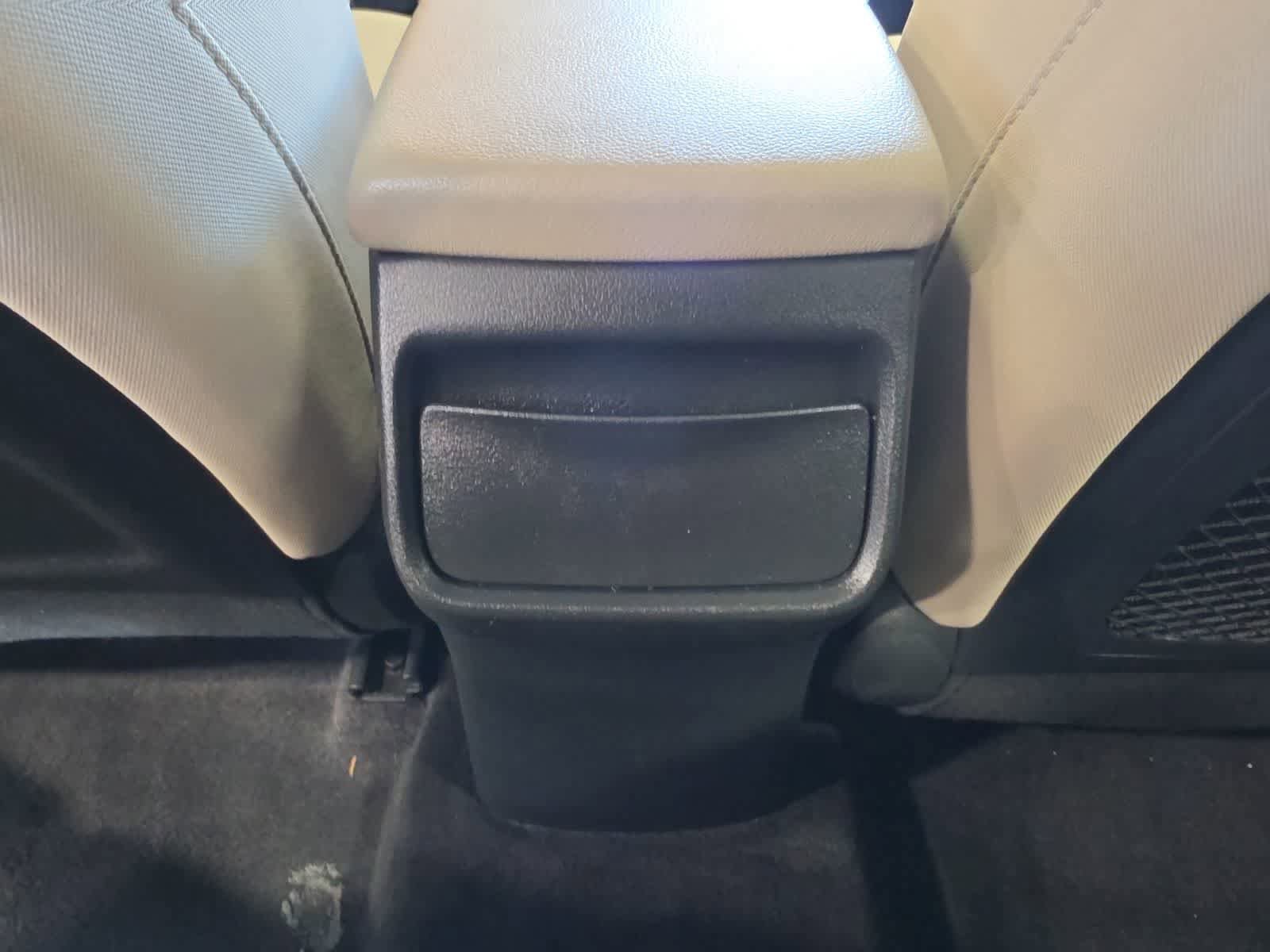 Used 2018 Hyundai Elantra Value Edition FWD image 31