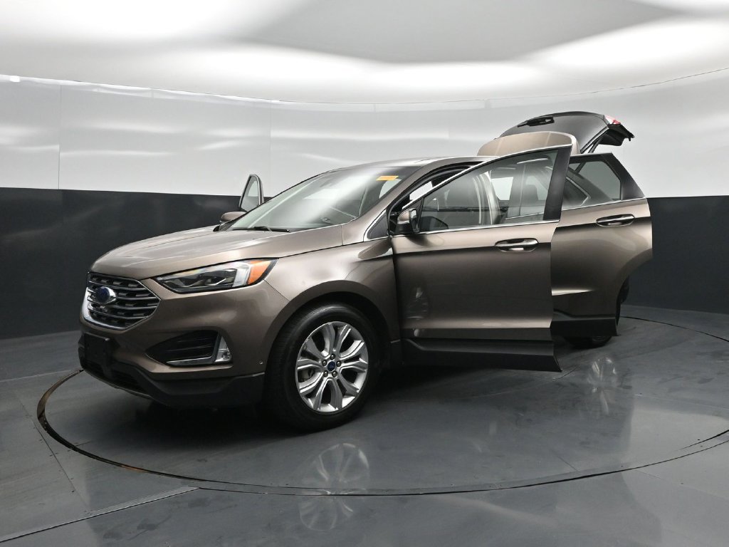Certified 2019 Ford Edge Titanium w/ Equipment Group 301A FWD image 33