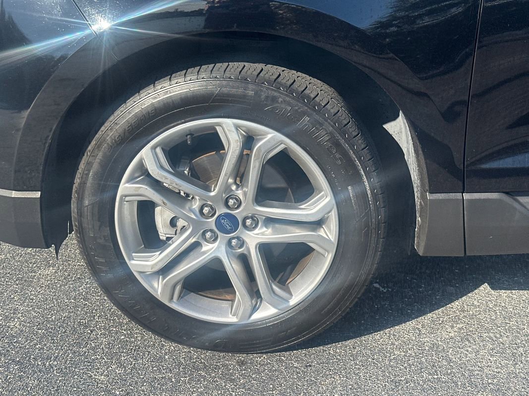 Used 2018 Ford Edge Titanium w/ Equipment Group 301A image 9