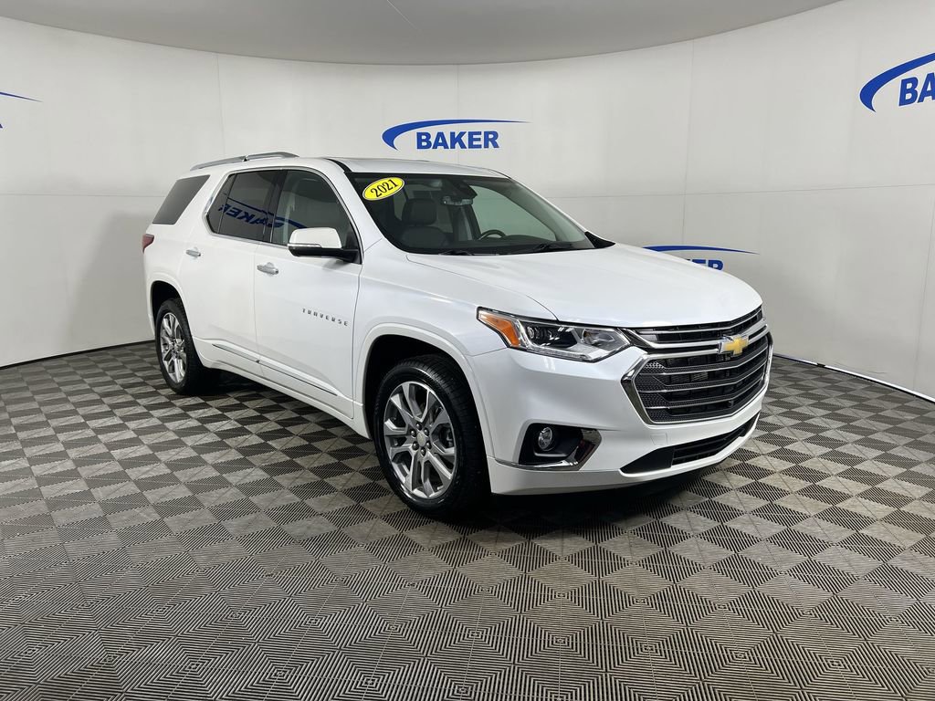 Used 2021 Chevrolet Traverse Premier image 2