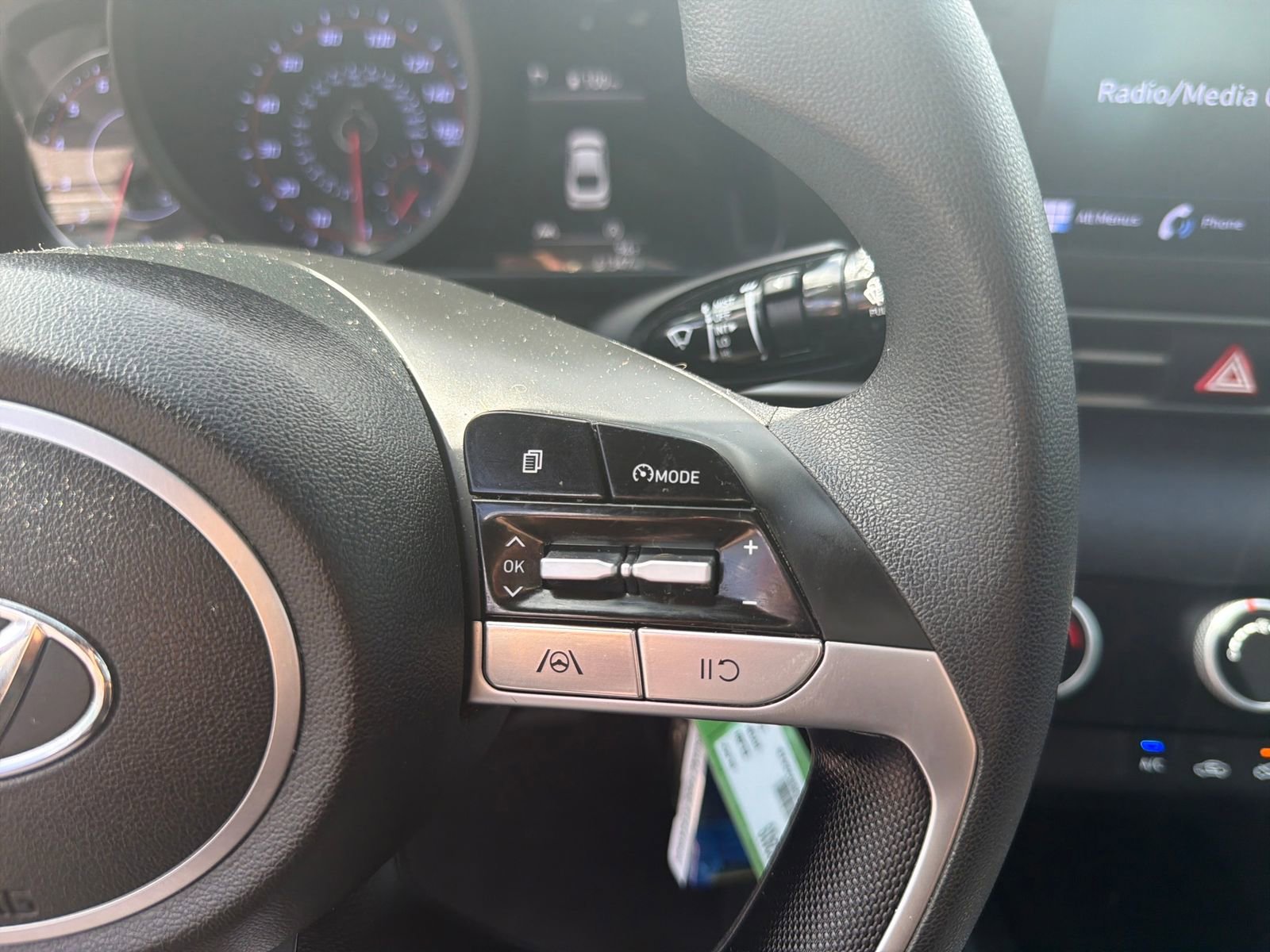 Used 2021 Hyundai Elantra SE w/ Preferred Accessory Package image 28