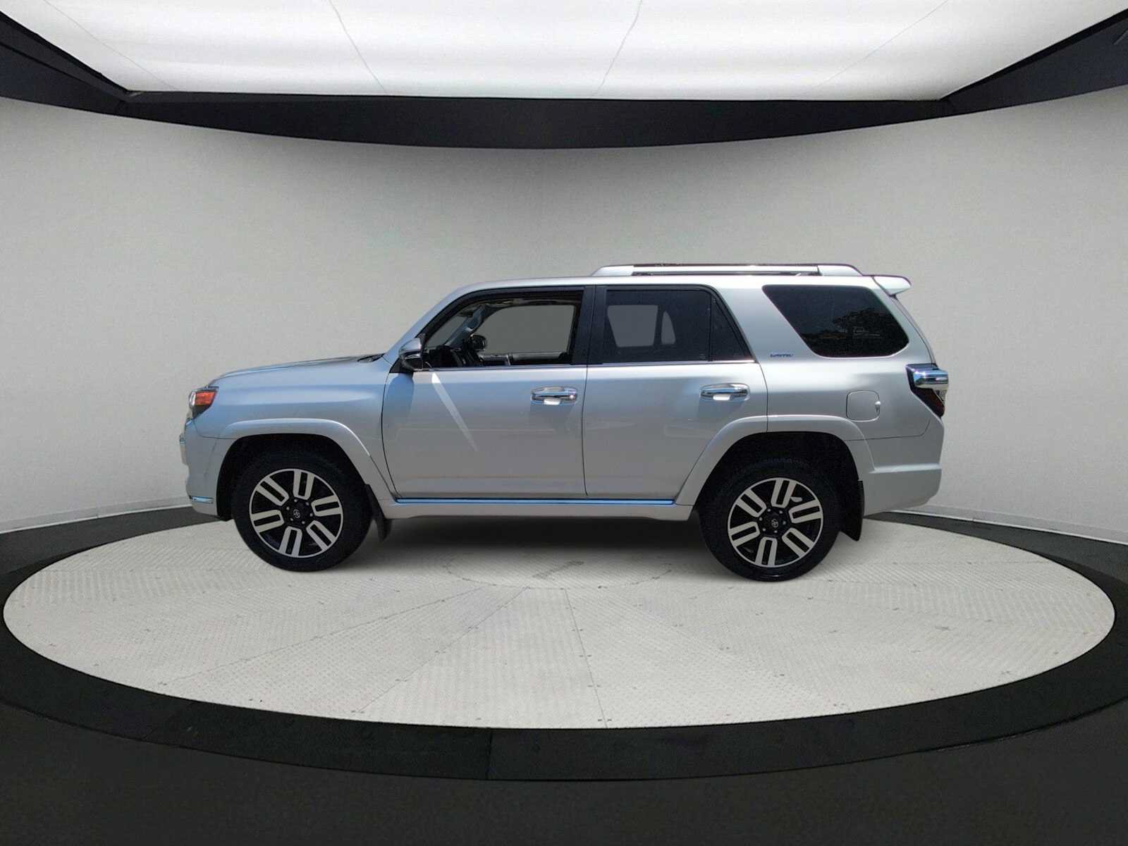 Used 2023 Toyota 4Runner Limited AWD/4WD image 5