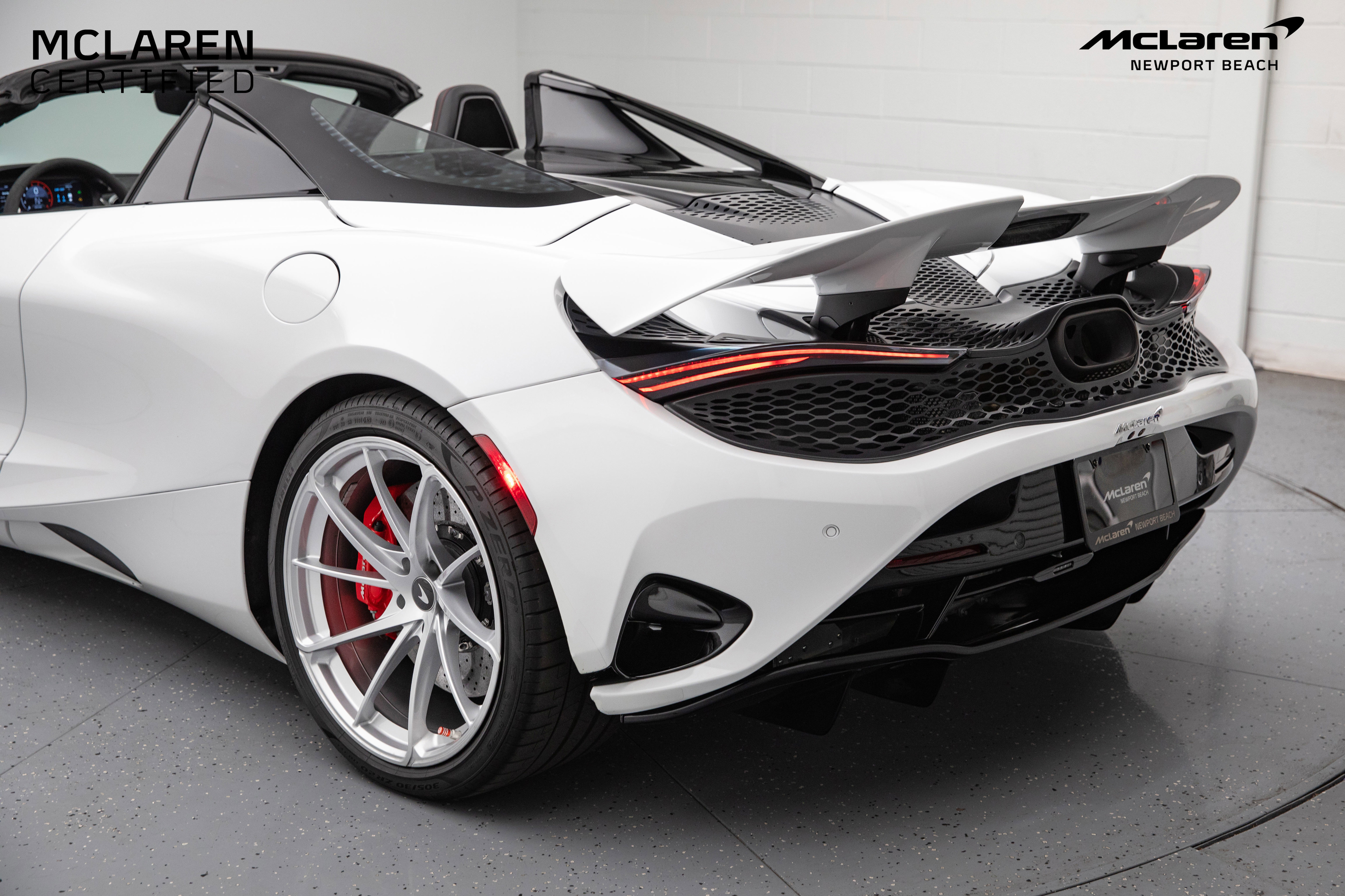 Used 2024 McLaren 750S Spider image 14