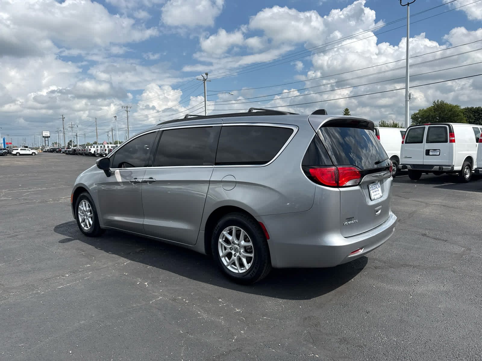 Used 2021 Chrysler Voyager Lxi FWD image 3