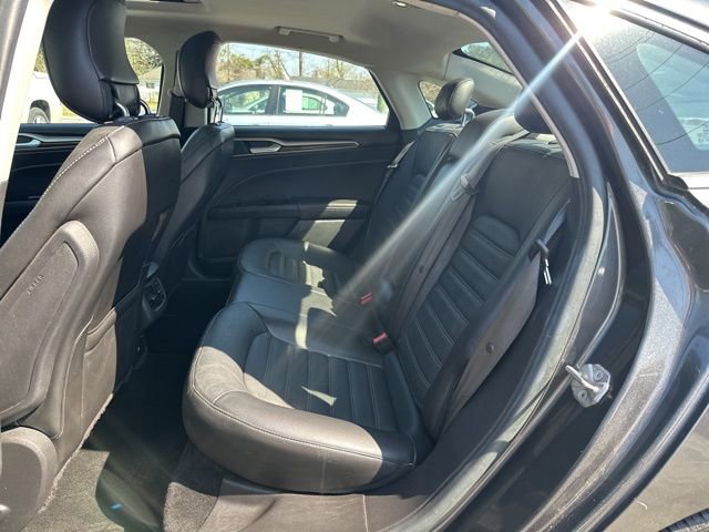 Used 2015 Ford Fusion SE w/ Equipment Group 202A image 10
