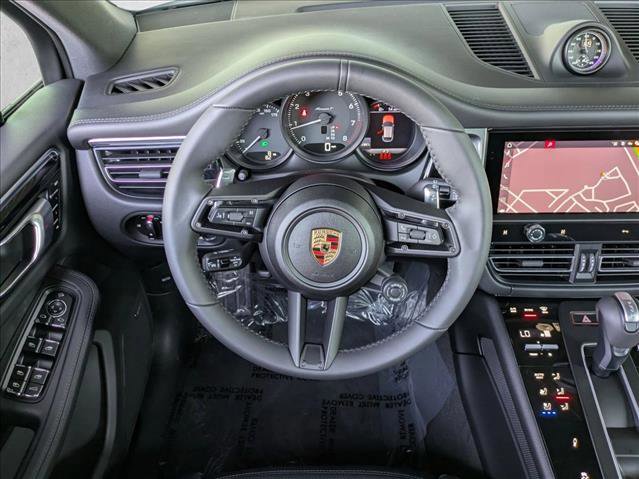 Certified 2025 Porsche Macan Turbo image 15