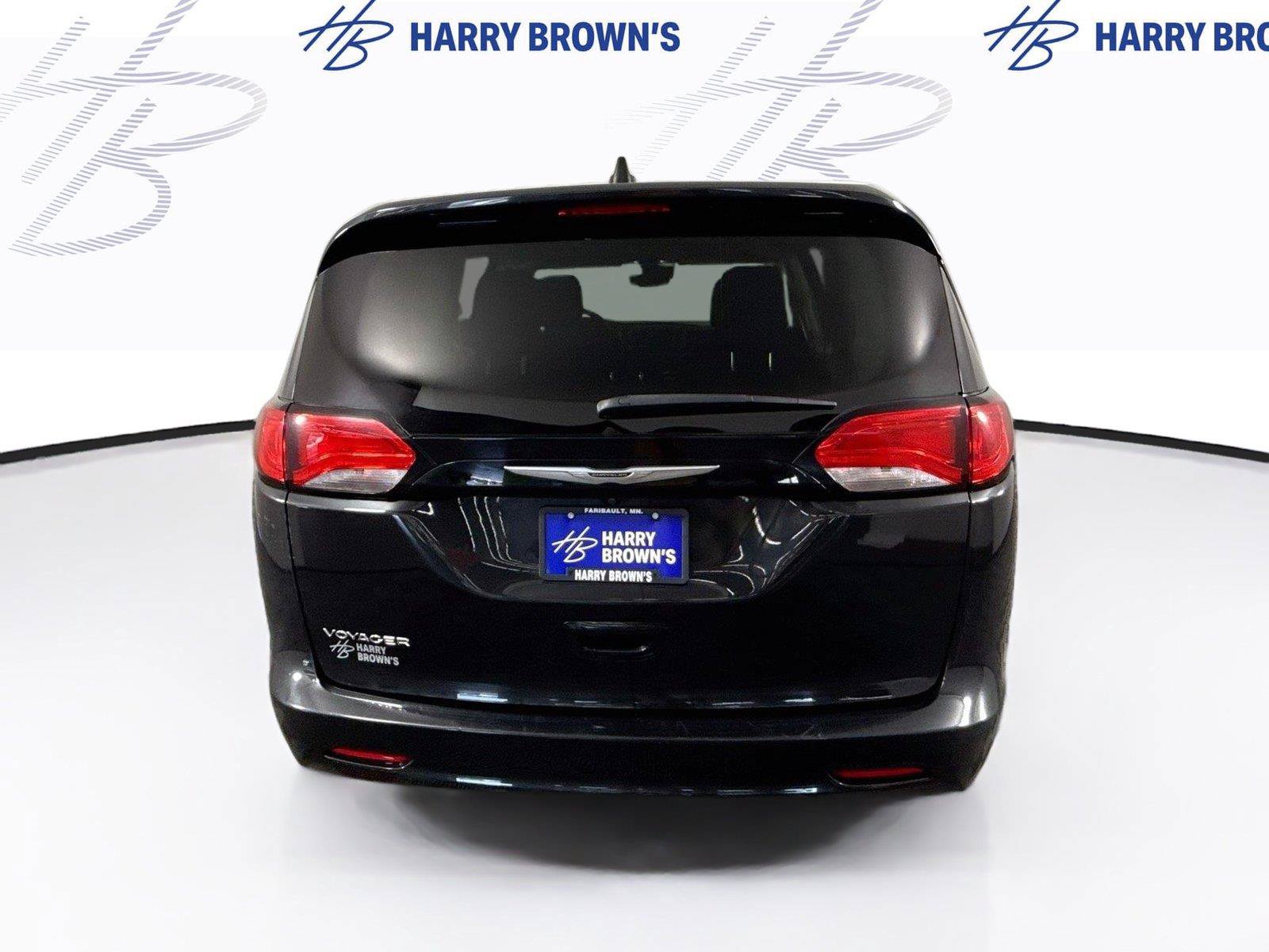 Used 2023 Chrysler Voyager LX FWD image 29