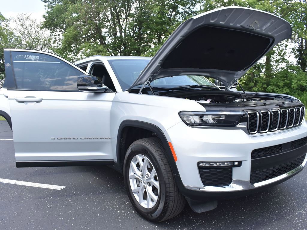 Used 2023 Jeep Grand Cherokee L Limited w/ Trailer Tow Group (B) image 16