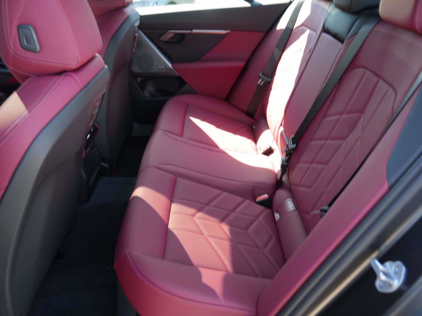 New 2026 BMW i5 eDrive40 w/ M Sport Package image 14