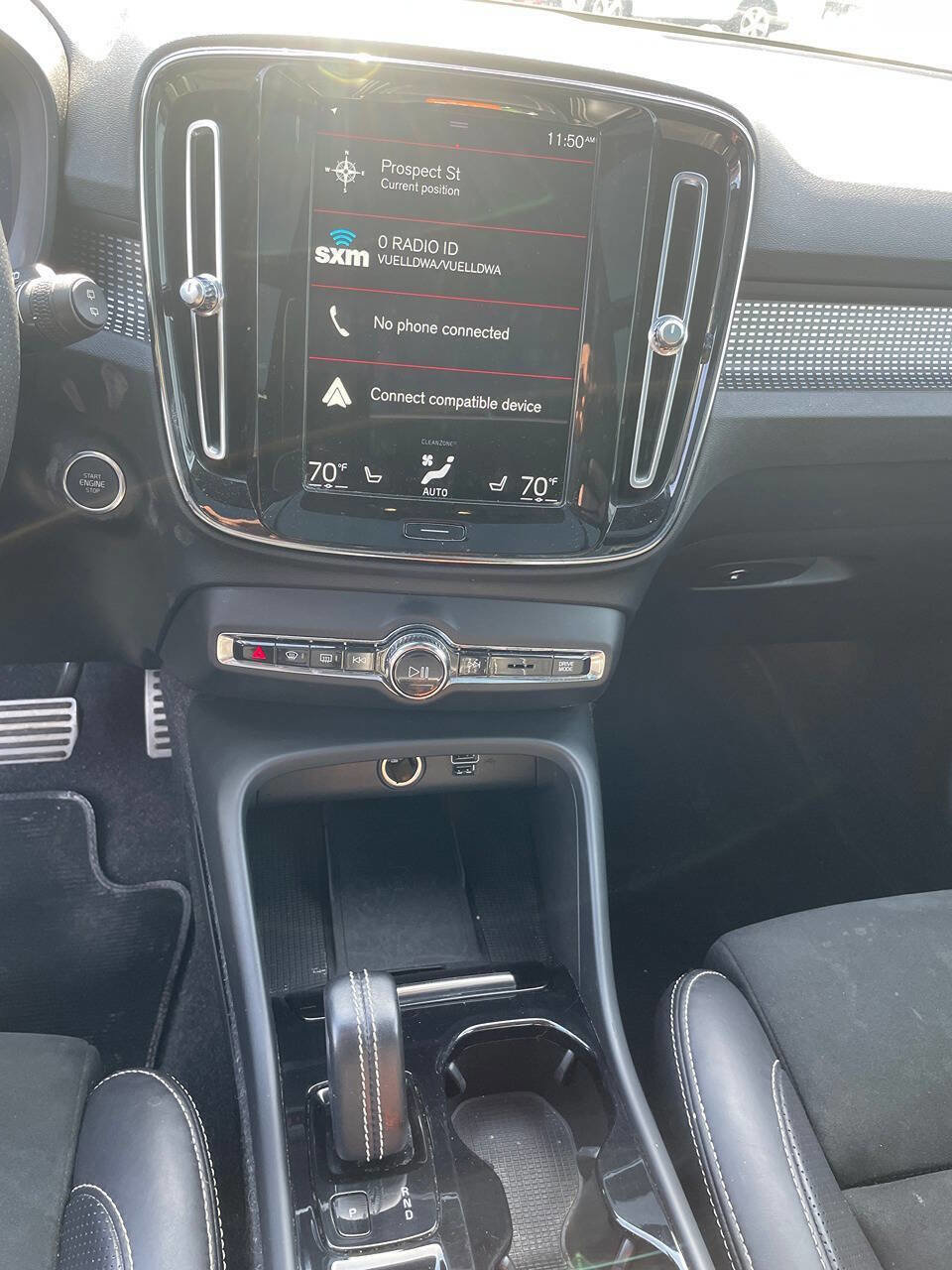 Used 2021 Volvo XC40 T5 R-Design image 18