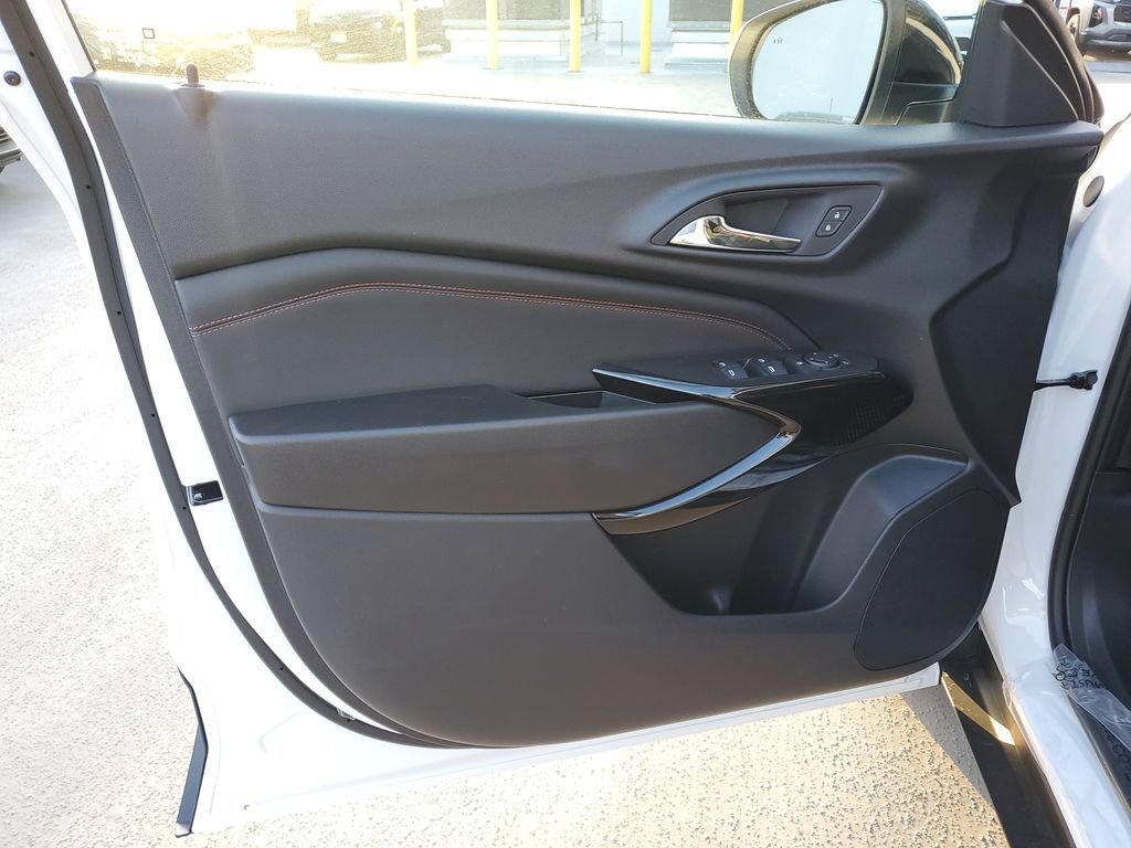 New 2026 Chevrolet Trax RS w/ Driver Confidence Package image 19