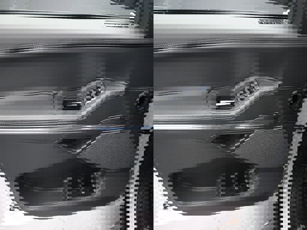 New 2026 Lincoln Navigator L Reserve w/ Jet Appearance Package image 32